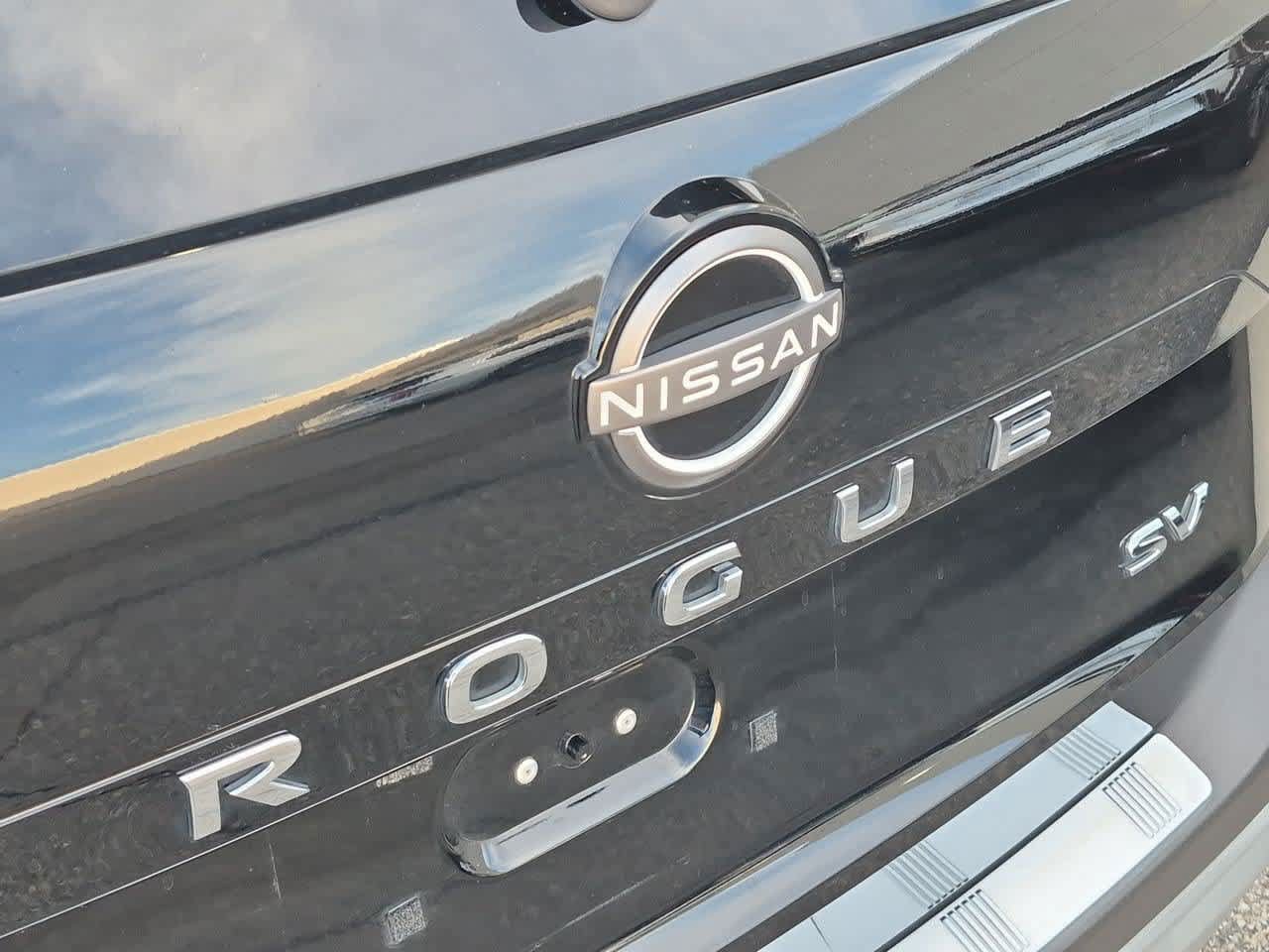 Used 2022 Nissan Rogue SV FWD image 12