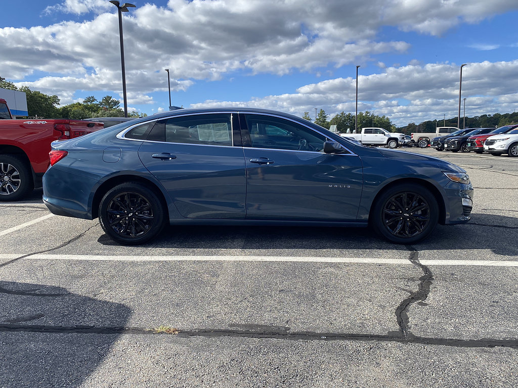 Certified 2025 Chevrolet Malibu LT FWD image 3