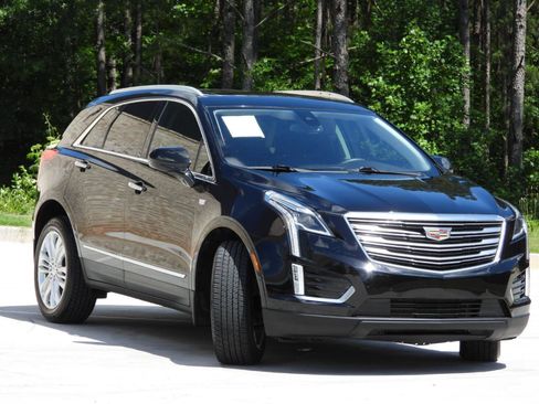 Used 2018 Cadillac XT5 Premium Luxury w/ LPO, Wheel Lock Package AWD/4WD image 7