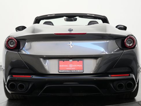 Used 2019 Ferrari Portofino RWD image 8