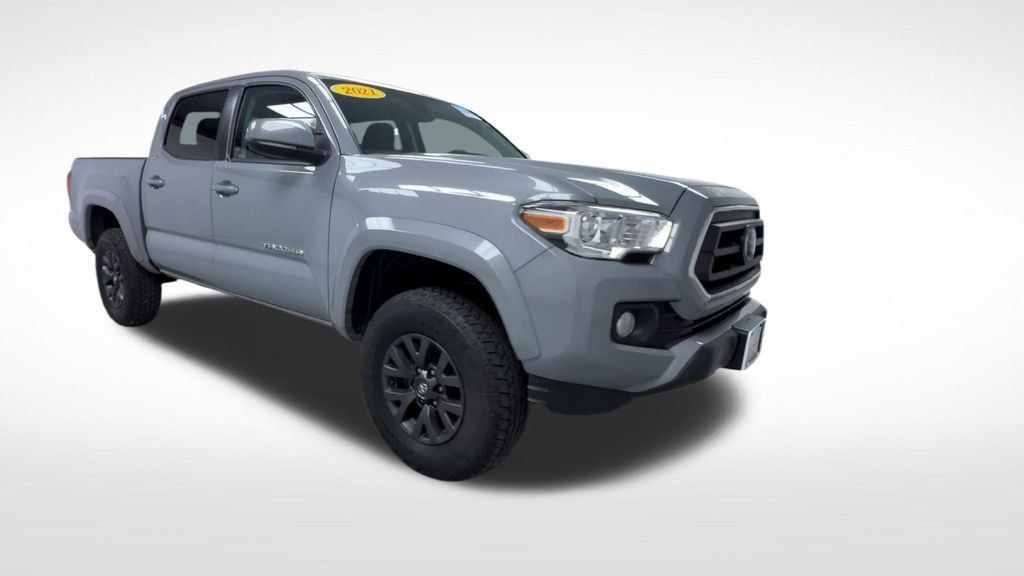 Used 2021 Toyota Tacoma SR5 AWD/4WD image 2