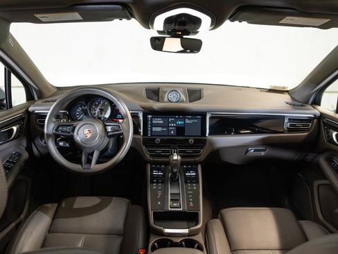 Certified 2023 Porsche Macan S AWD/4WD image 18