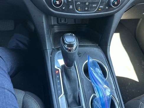 Used 2018 Chevrolet Equinox LT w/ Sun & Infotainment Package image 6