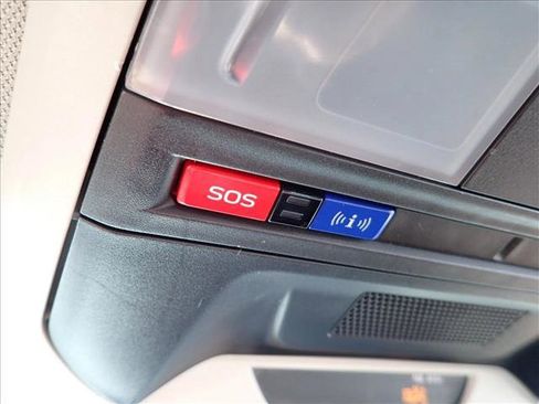 Used 2017 Subaru Impreza 2.0i Premium image 18