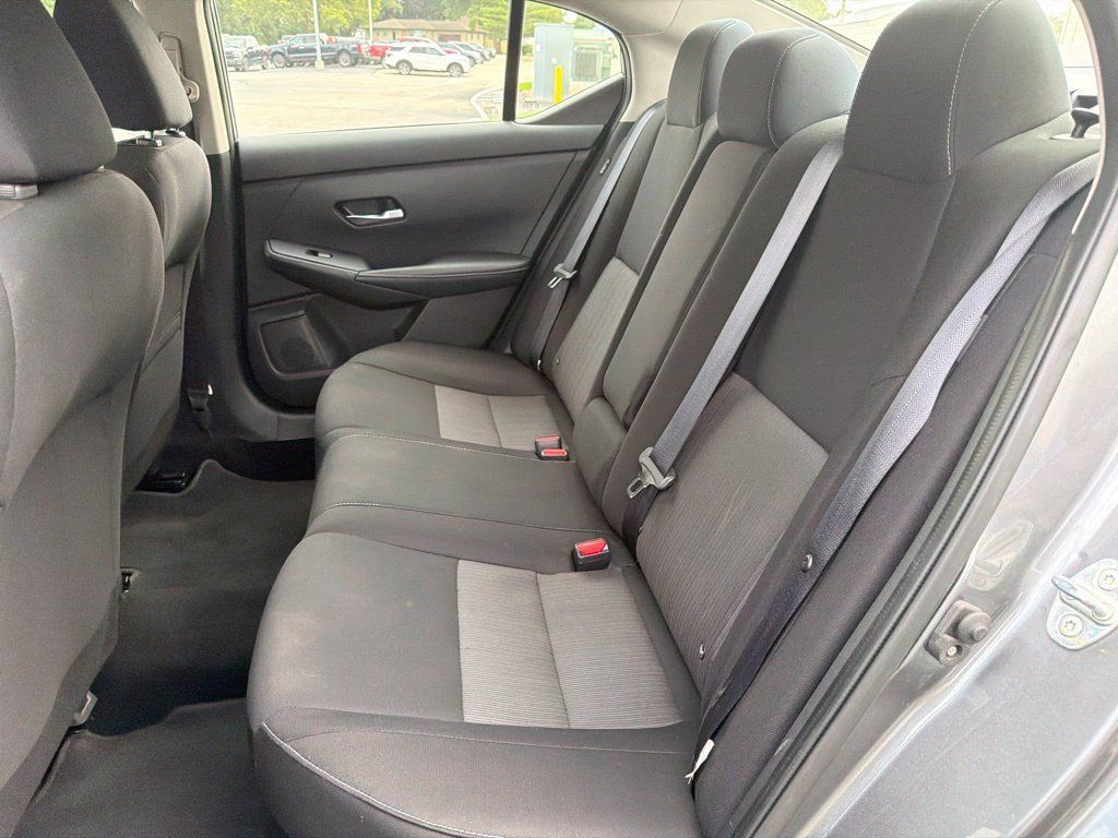 Used 2022 Nissan Sentra SV FWD image 13