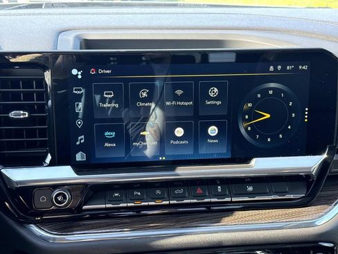 Used 2024 Chevrolet Silverado 1500 RST w/ Convenience Package II AWD/4WD image 4