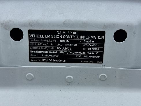 Used 2020 Mercedes-Benz GLB 250 4MATIC w/ Premium Package image 21