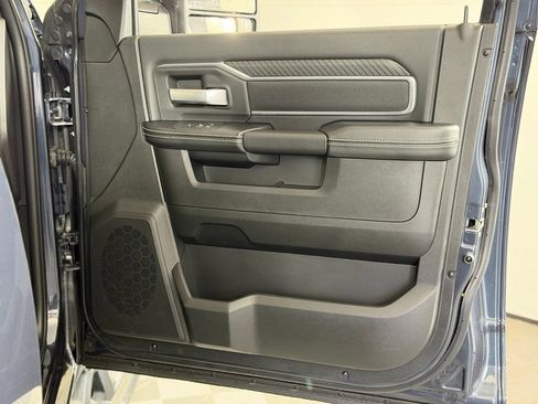 Used 2026 RAM 3500 Big Horn AWD/4WD image 39