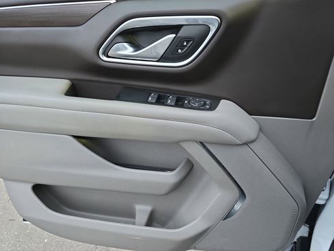 Used 2021 GMC Yukon SLE image 29