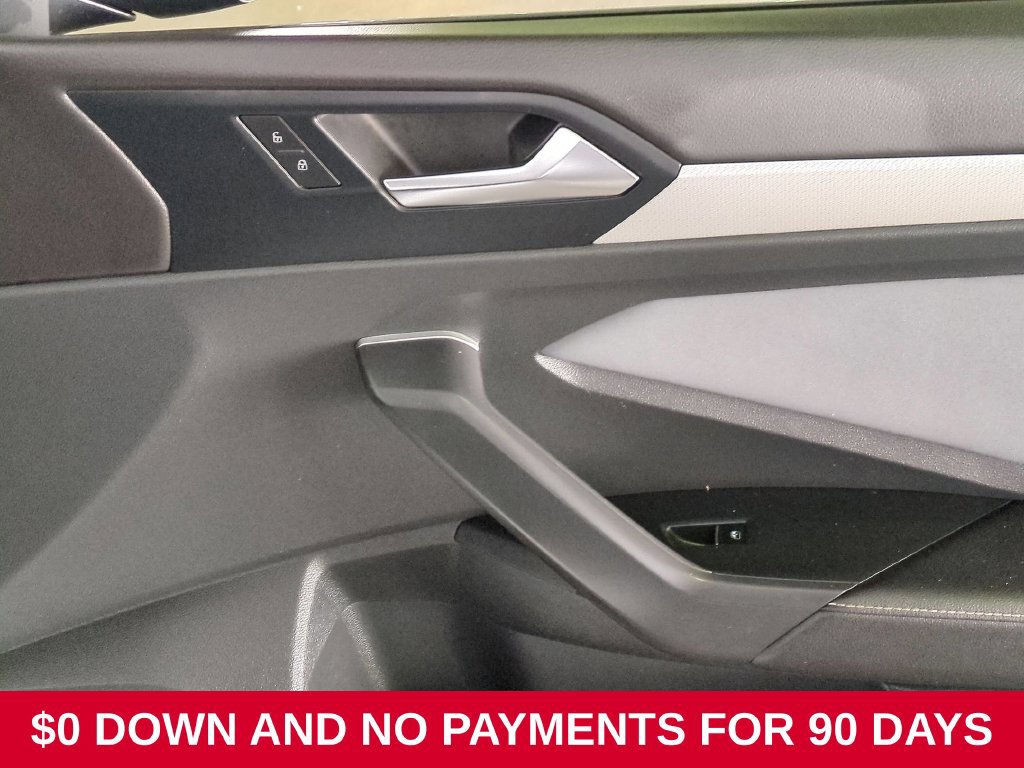 Used 2025 Volkswagen Jetta SE FWD image 31