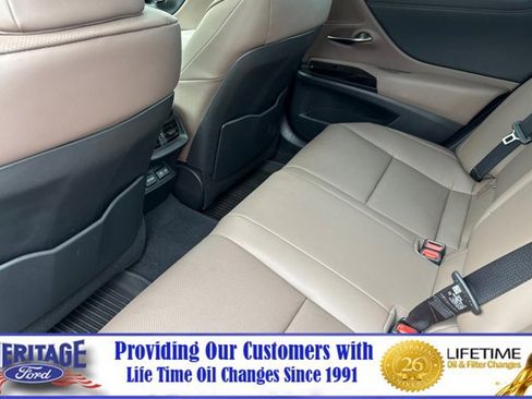 Used 2025 Lexus ES 300h w/ Premium Package image 12