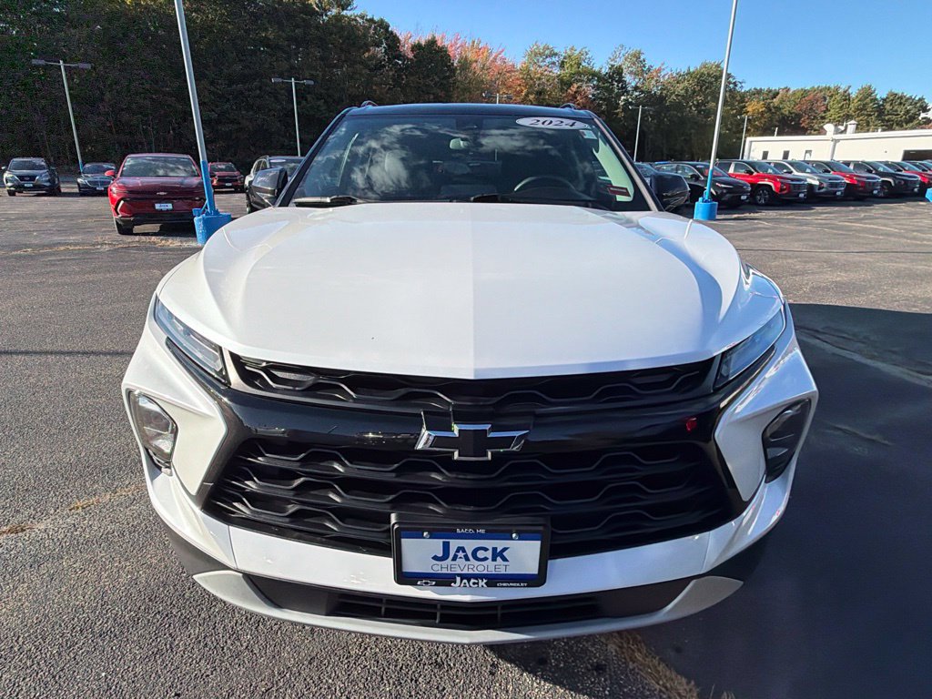 Used 2024 Chevrolet Blazer LT w/ Midnight/Sport Edition AWD/4WD image 2