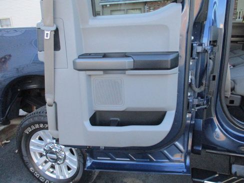 Used 2017 Ford F250 XLT w/ FX4 Off-Road Package image 26