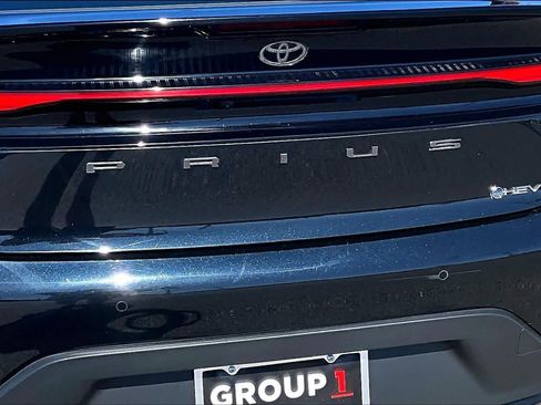 Certified 2025 Toyota Prius LE FWD image 9