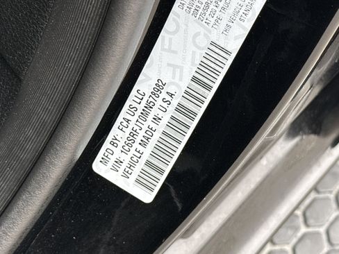 Used 2021 RAM 1500 Laramie w/ Advanced Safety Group AWD/4WD image 30