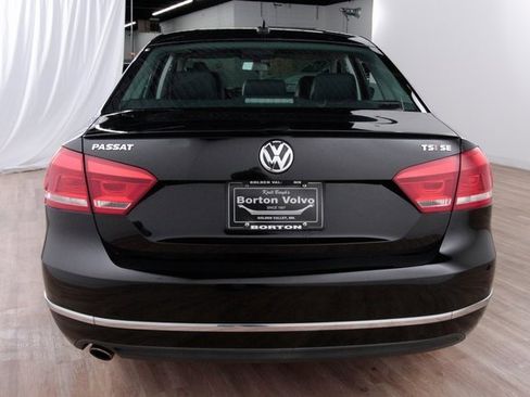 Used 2015 Volkswagen Passat 1.8T SE image 4