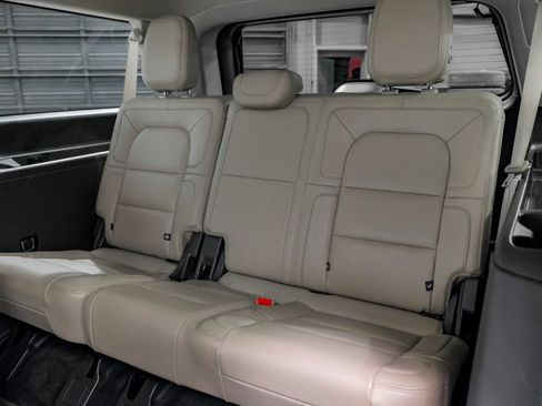 Used 2022 Lincoln Navigator L Reserve AWD/4WD image 40