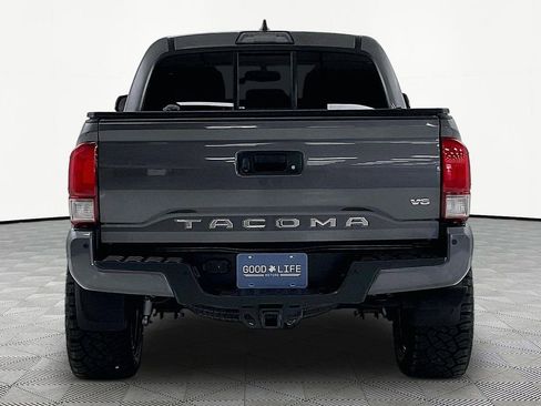 Used 2016 Toyota Tacoma TRD Off-Road w/ Premium & Technology Package image 5