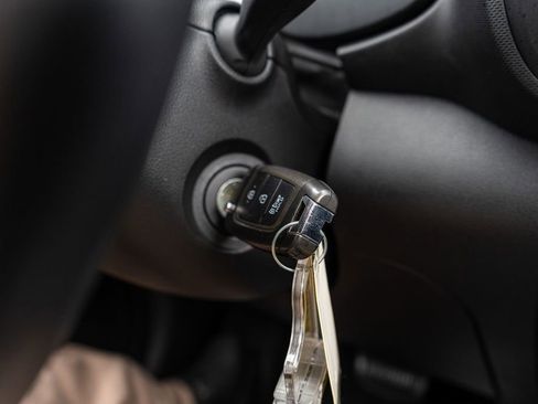 Certified 2023 Hyundai Venue SEL image 24