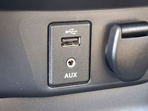 Certified 2018 Nissan Rogue Sport SV image 23