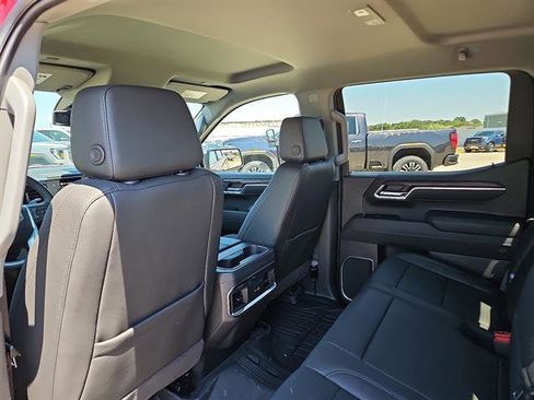 New 2026 GMC Sierra 1500 SLT image 11