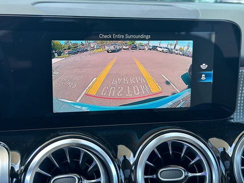 Used 2022 Mercedes-Benz GLB 250 image 21