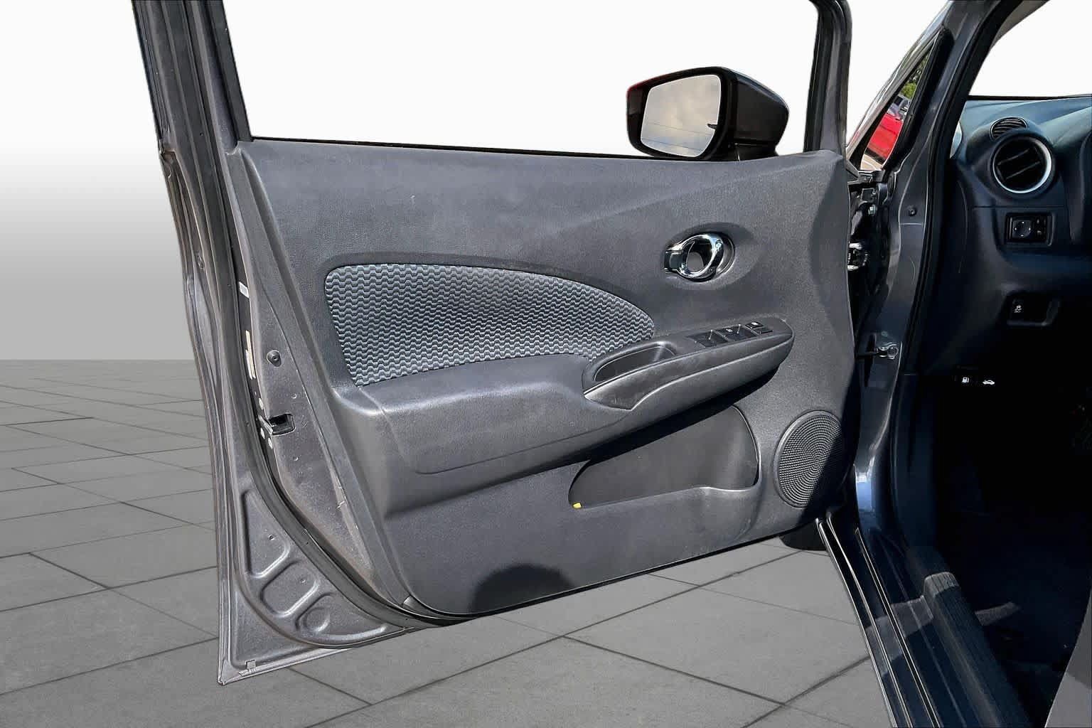 Used 2017 Nissan Versa Note SV FWD image 18