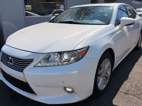 Used 2015 Lexus ES 300h FWD image 1