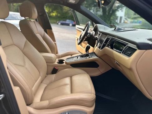 Used 2018 Porsche Macan Sport Edition image 23