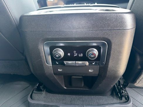 Used 2021 Chevrolet Tahoe Premier RWD image 18