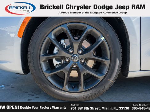 New 2026 Chrysler Pacifica Select w/ S Appearance Package image 32