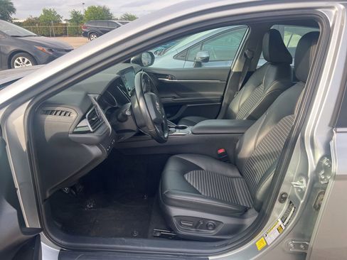 Used 2023 Toyota Camry SE FWD image 8
