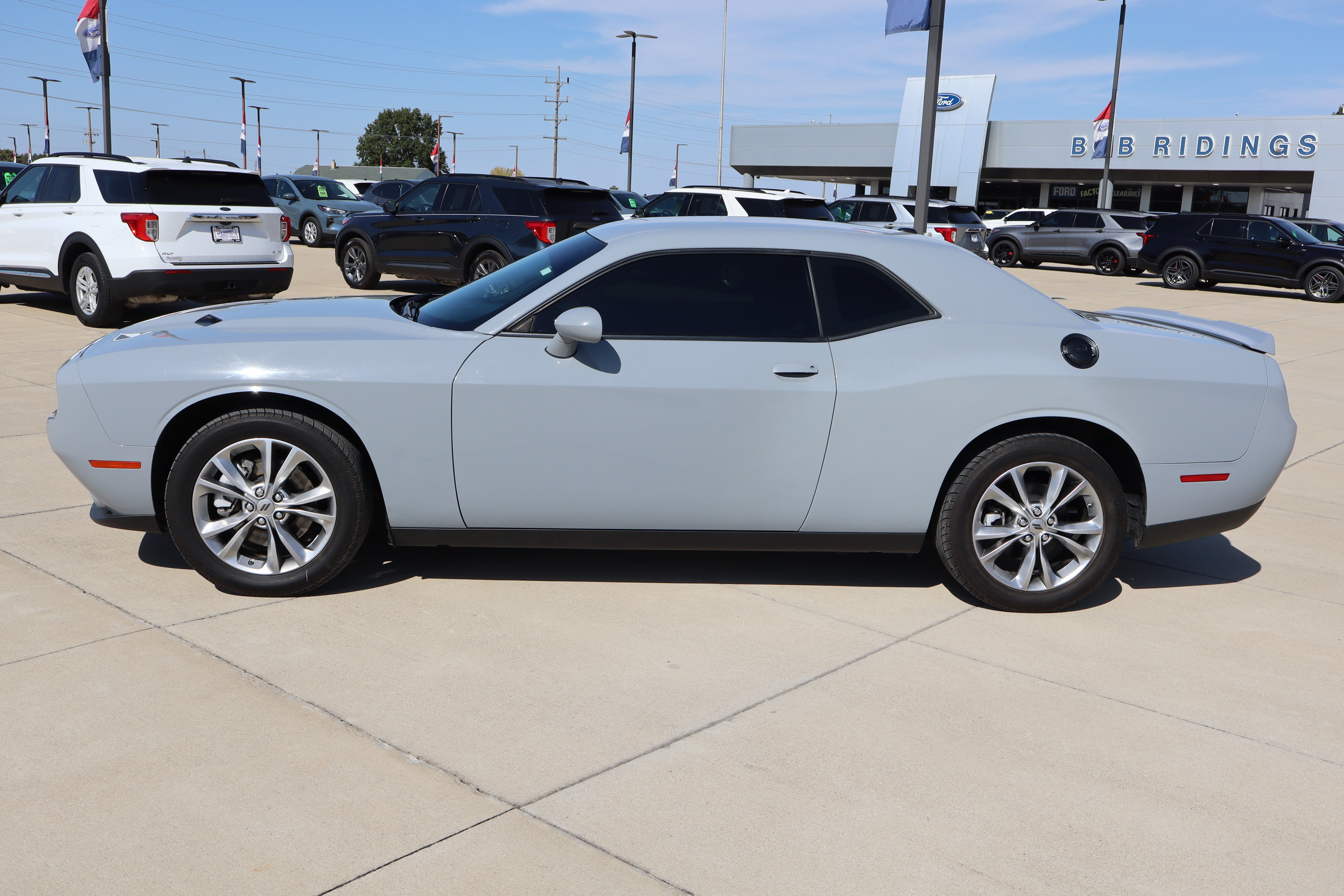 Used 2022 Dodge Challenger SXT w/ Cold Weather Group AWD/4WD image 8