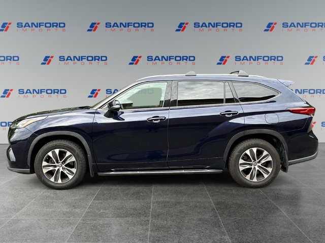 Used 2020 Toyota Highlander XLE FWD image 2