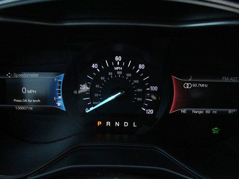 Used 2019 Ford Fusion SE FWD image 33