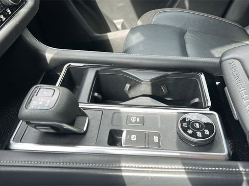 Used 2022 Nissan Pathfinder SL image 24