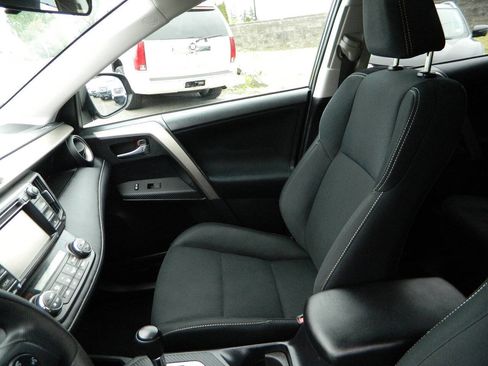 Used 2015 Toyota RAV4 XLE FWD image 13