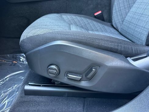 Used 2023 Volvo XC60 B5 Core w/ Protection Package Premier FWD image 13