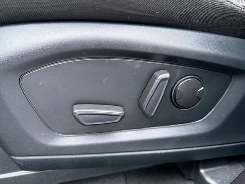 Certified 2022 Ford Explorer XLT image 18