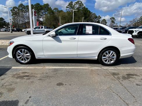 Used 2019 Mercedes-Benz C 300 4MATIC Sedan image 3