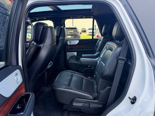 Used 2021 Lincoln Navigator Reserve w/ Luxury Package AWD/4WD image 24