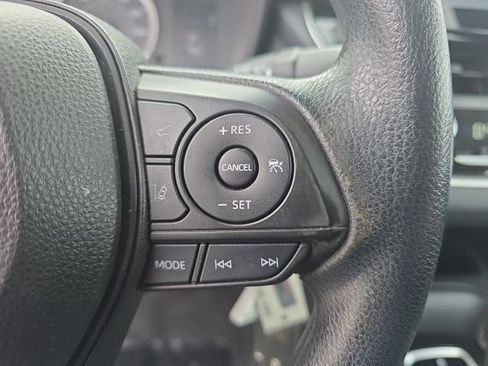 Used 2022 Toyota Corolla LE image 17