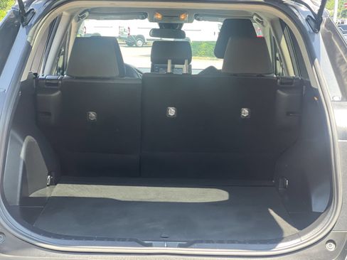 Used 2021 Toyota RAV4 XLE FWD image 18