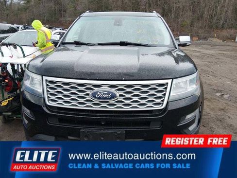 Used 2016 Ford Explorer Platinum image 24