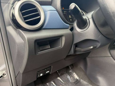 Used 2025 Nissan Versa SV FWD image 19