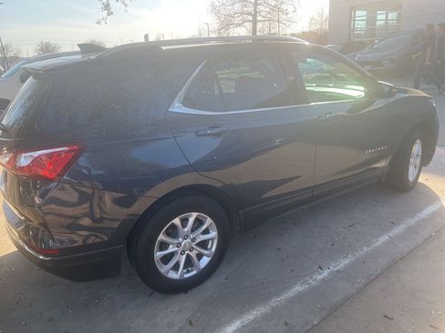 Used 2018 Chevrolet Equinox LT w/ Sun & Infotainment Package image 4