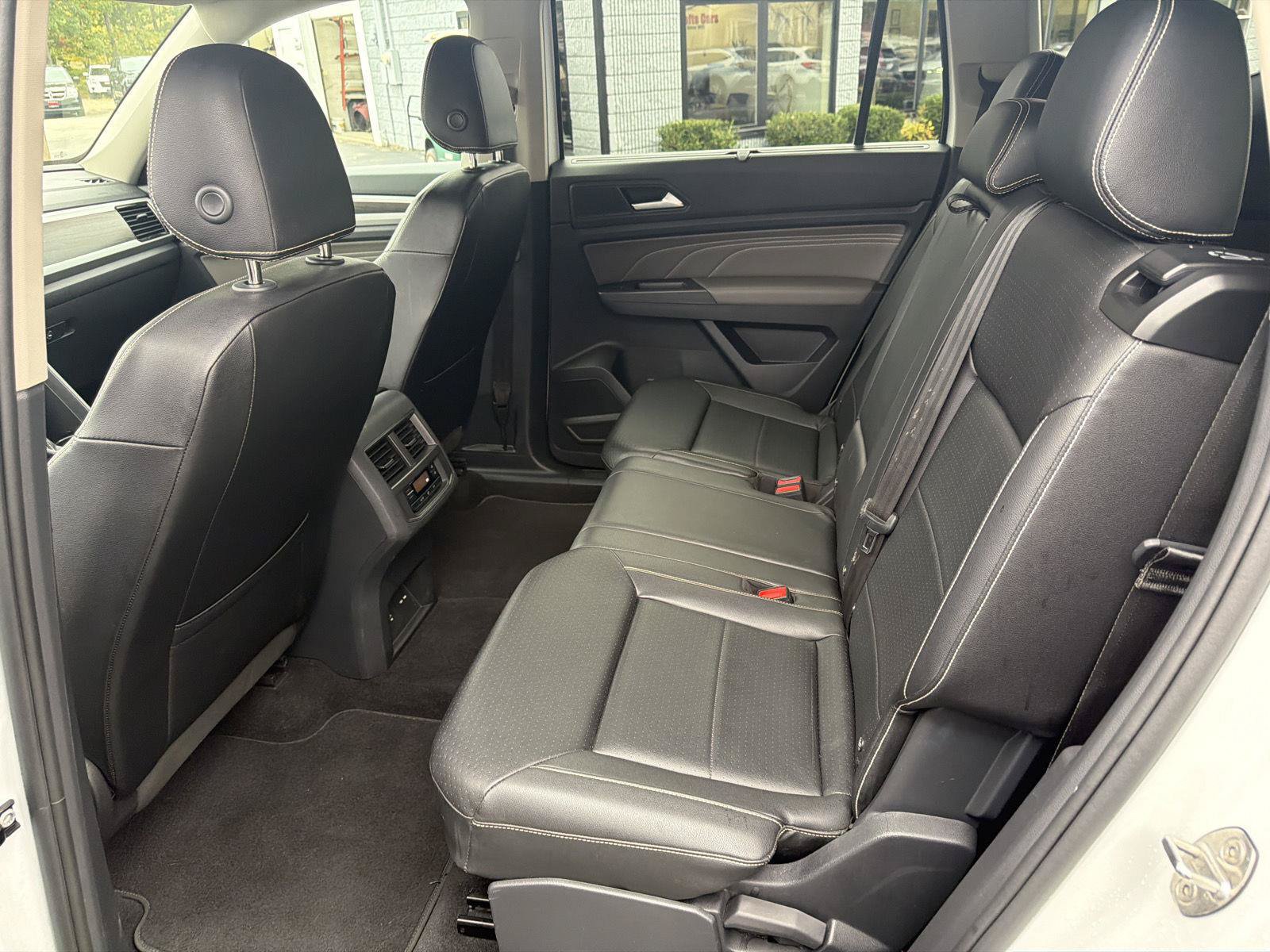 Used 2023 Volkswagen Atlas SE w/ Black Wheel Package AWD/4WD image 11