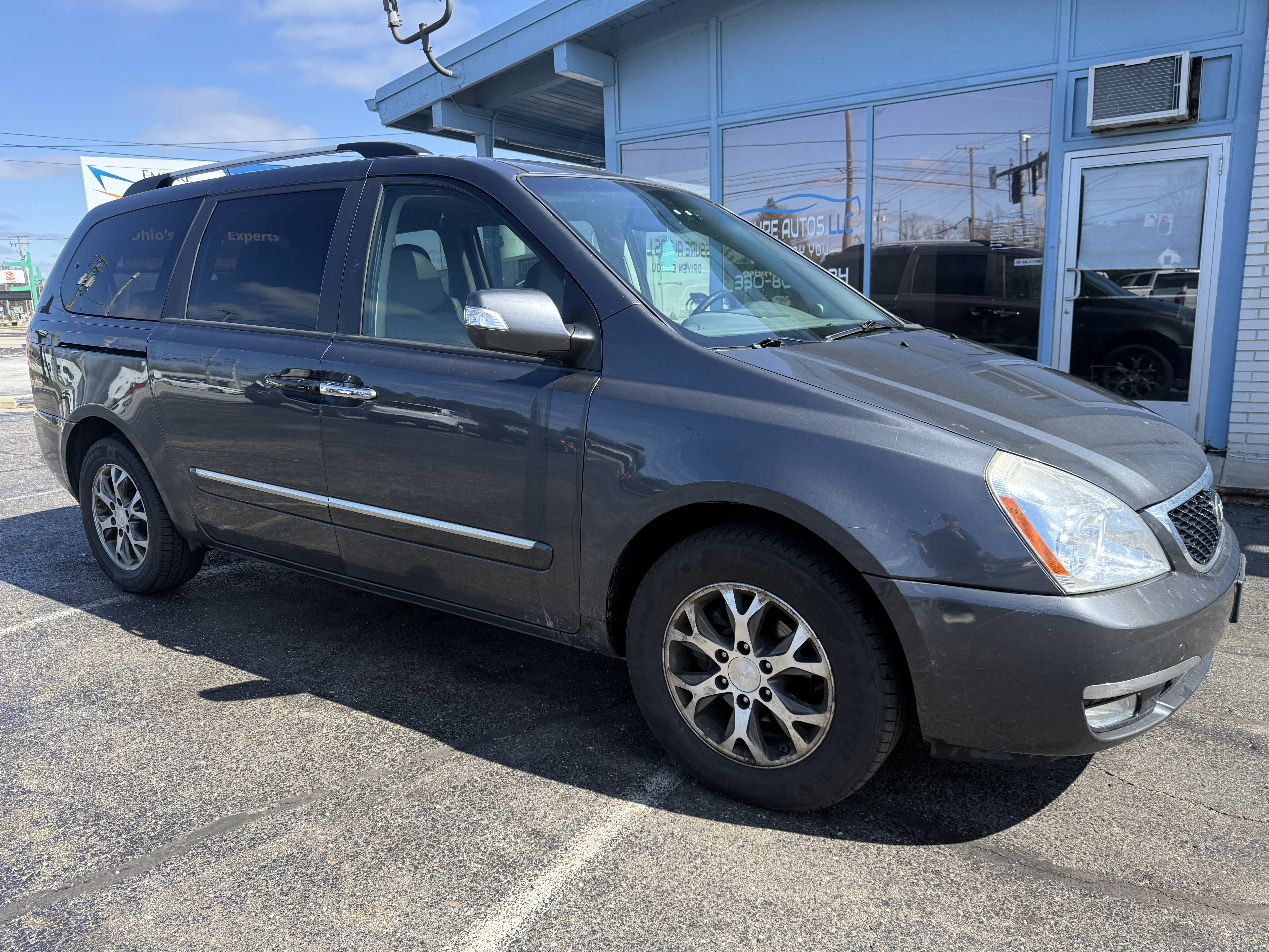 Used 2014 Kia Sedona EX w/ Luxury Package FWD image 7