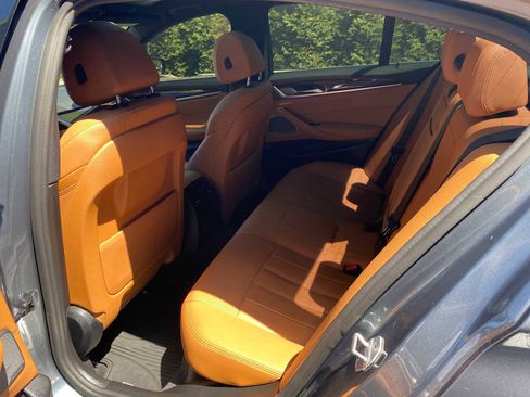 Used 2022 BMW 530i xDrive w/ Premium Package AWD/4WD image 10