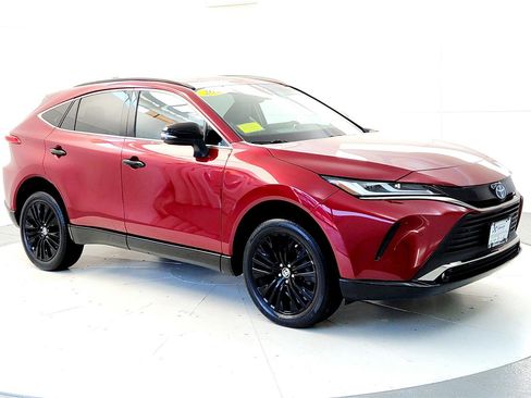 Certified 2023 Toyota Venza Nightshade image 7